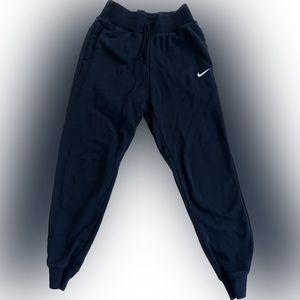 women’s black nike sweatpants/joggers